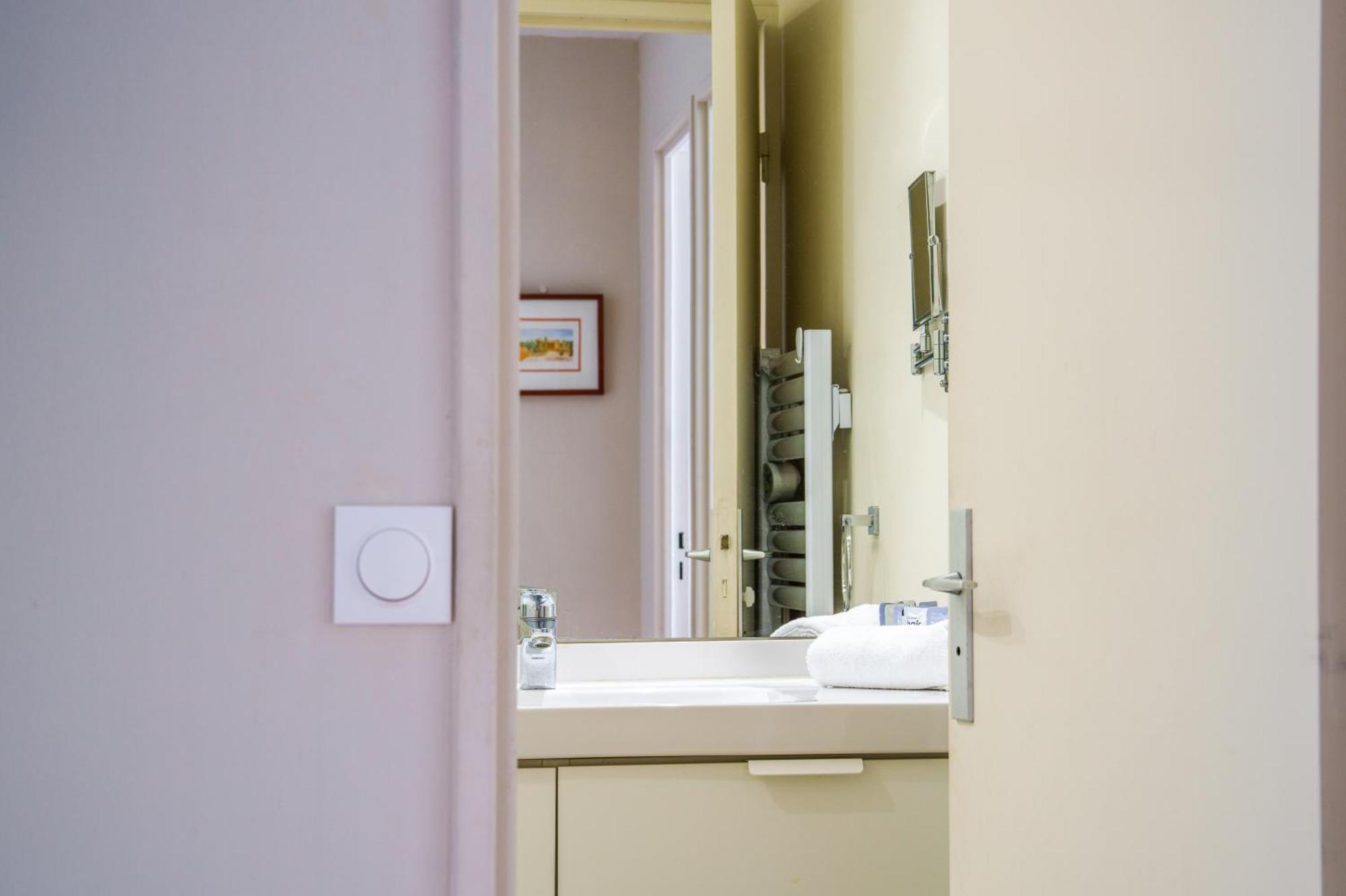 Appartement Tours Centre Avec Parking 4 P Eksteriør bilde
