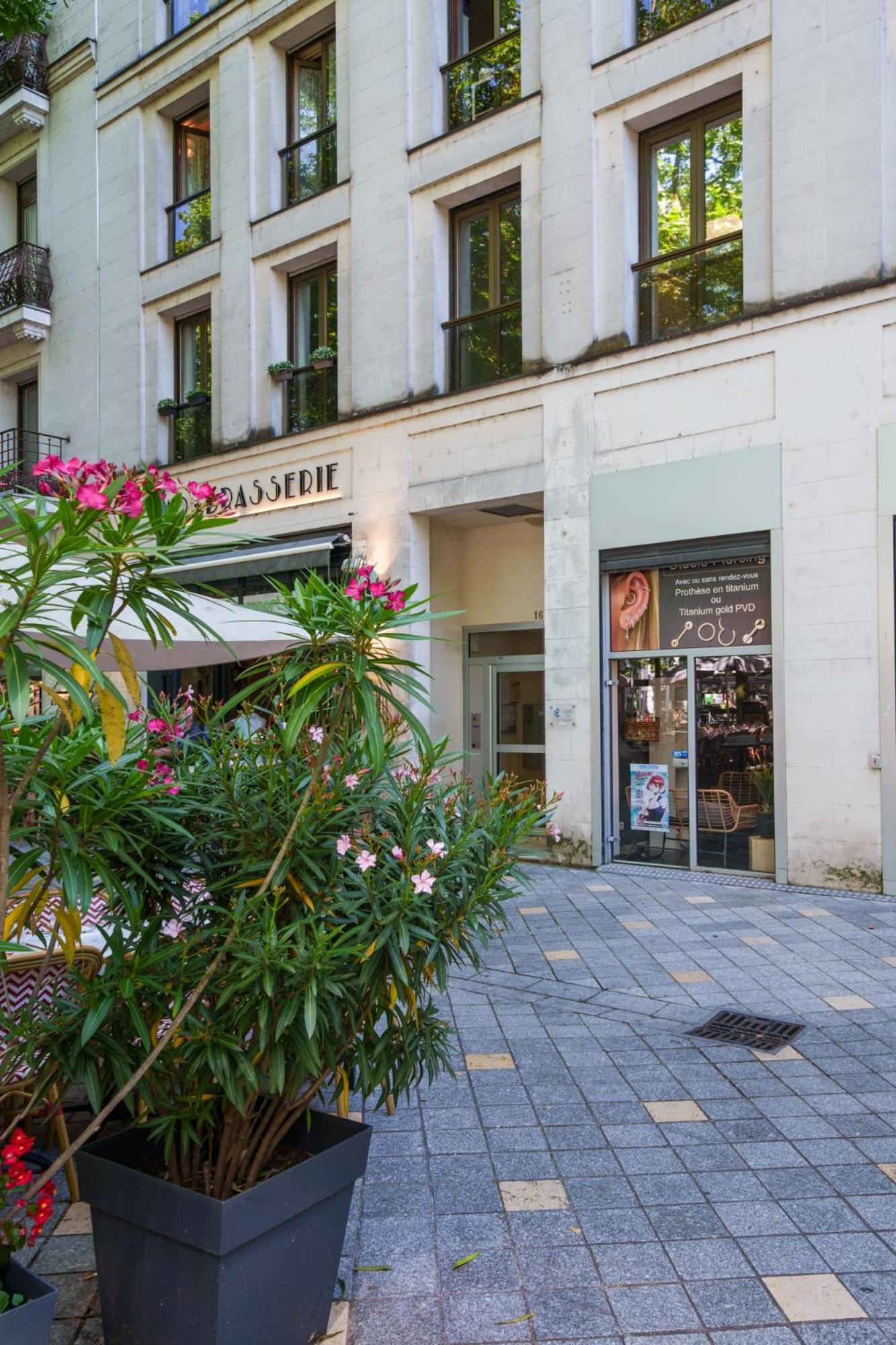 Appartement Tours Centre Avec Parking 4 P Eksteriør bilde